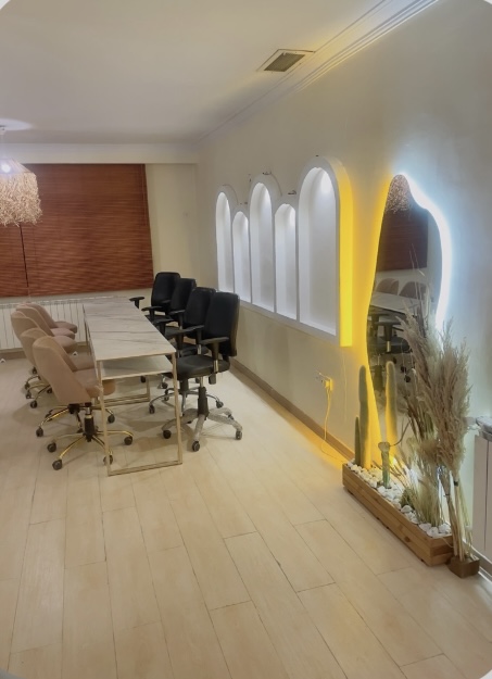 استخدام ناخن کار در نیل بار در تهران